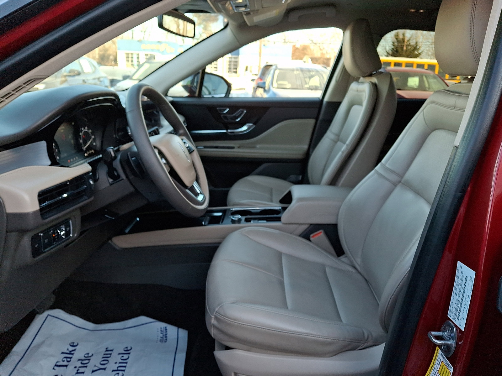 Certified 2022 Lincoln Corsair AWD w/ Equipment Group 101A image 14