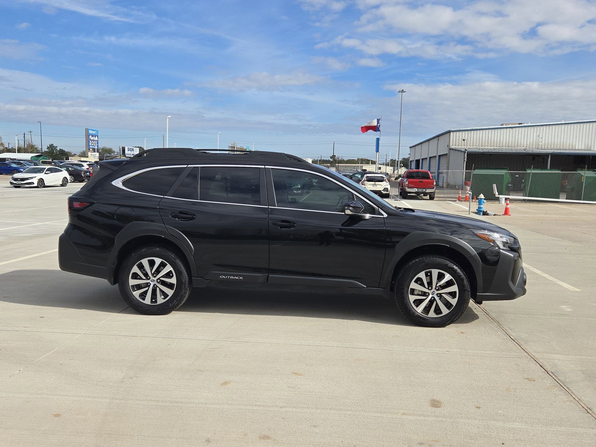 Used 2025 Subaru Outback Premium image 2