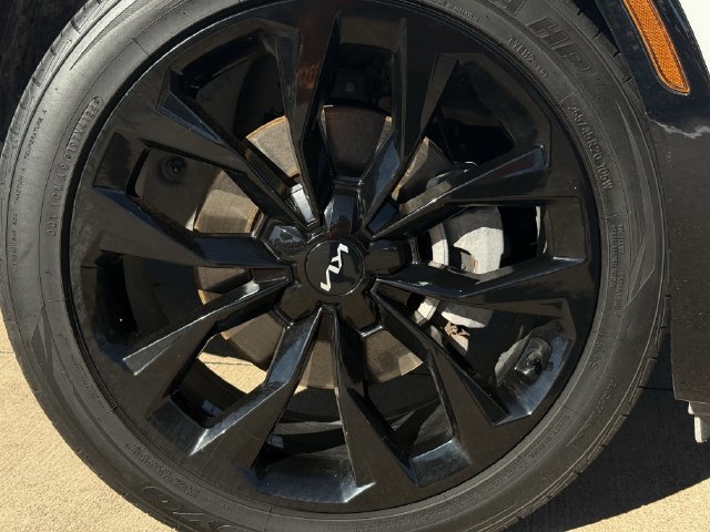 Used 2023 Kia Sorento SX FWD image 9