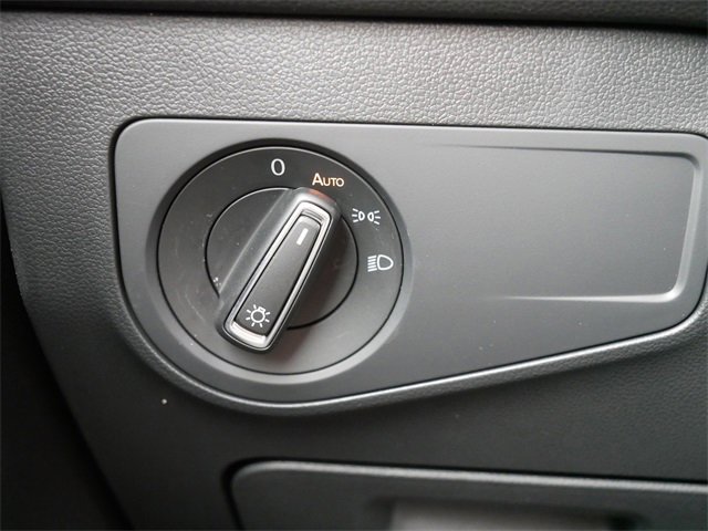 Certified 2024 Volkswagen Tiguan SE R-Line image 24