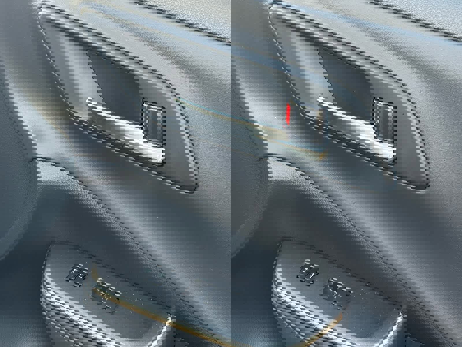 Used 2023 Toyota Crown Limited image 19