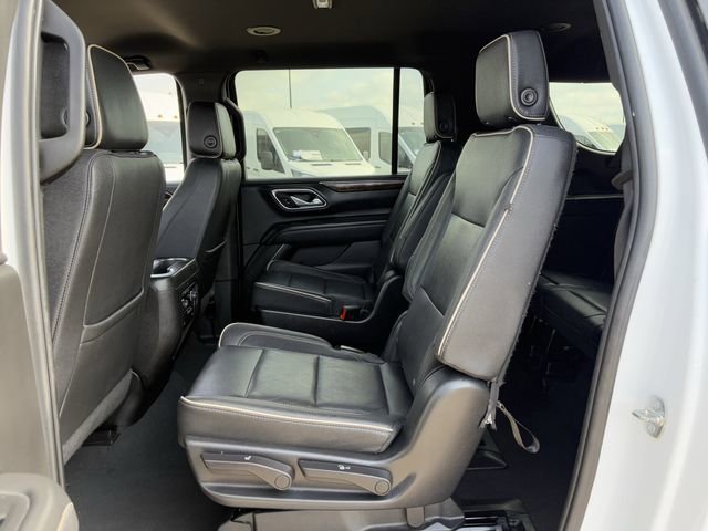 Used 2023 Chevrolet Suburban Premier AWD/4WD image 27