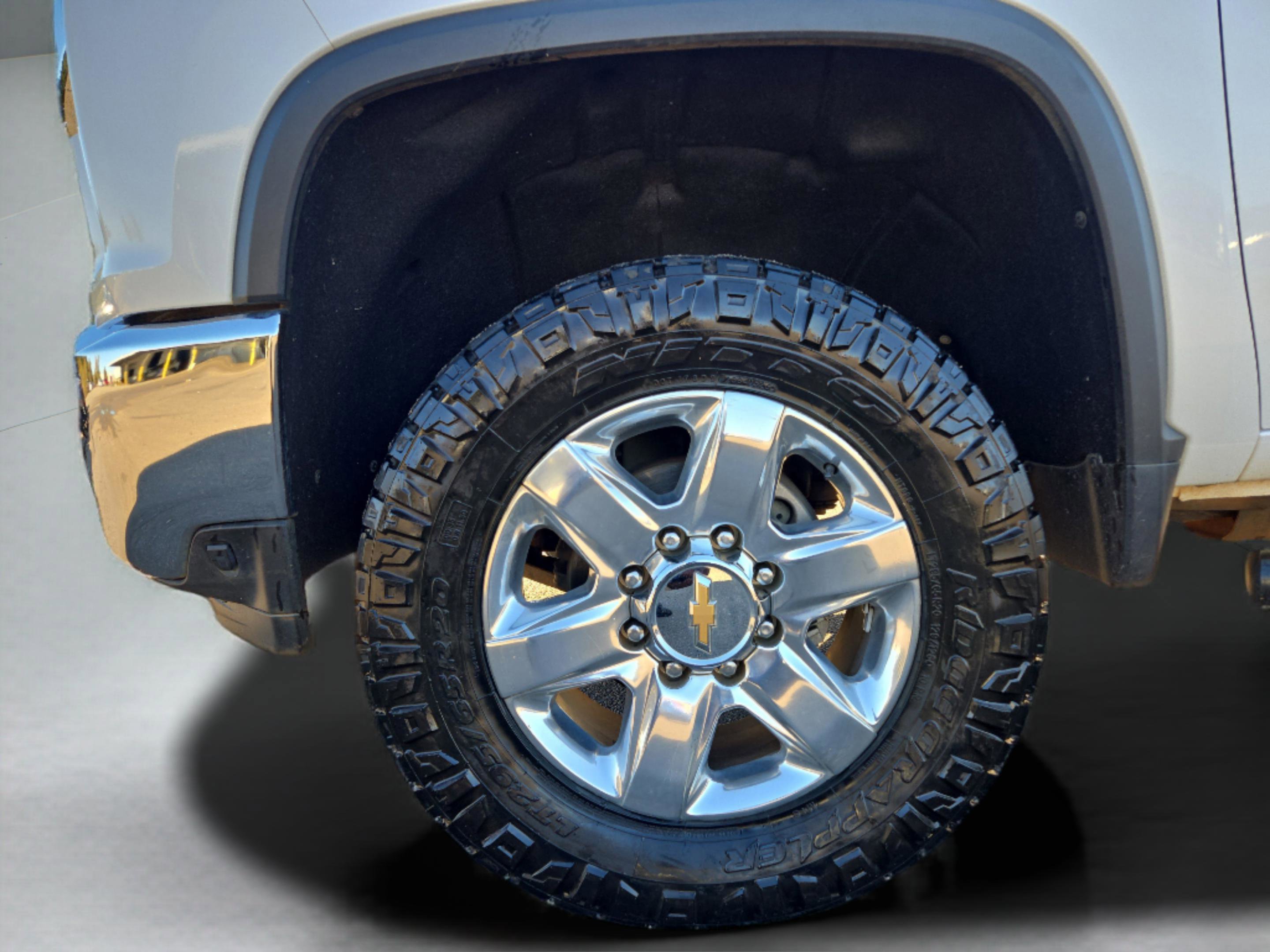 Used 2023 Chevrolet Silverado 2500 LTZ image 14