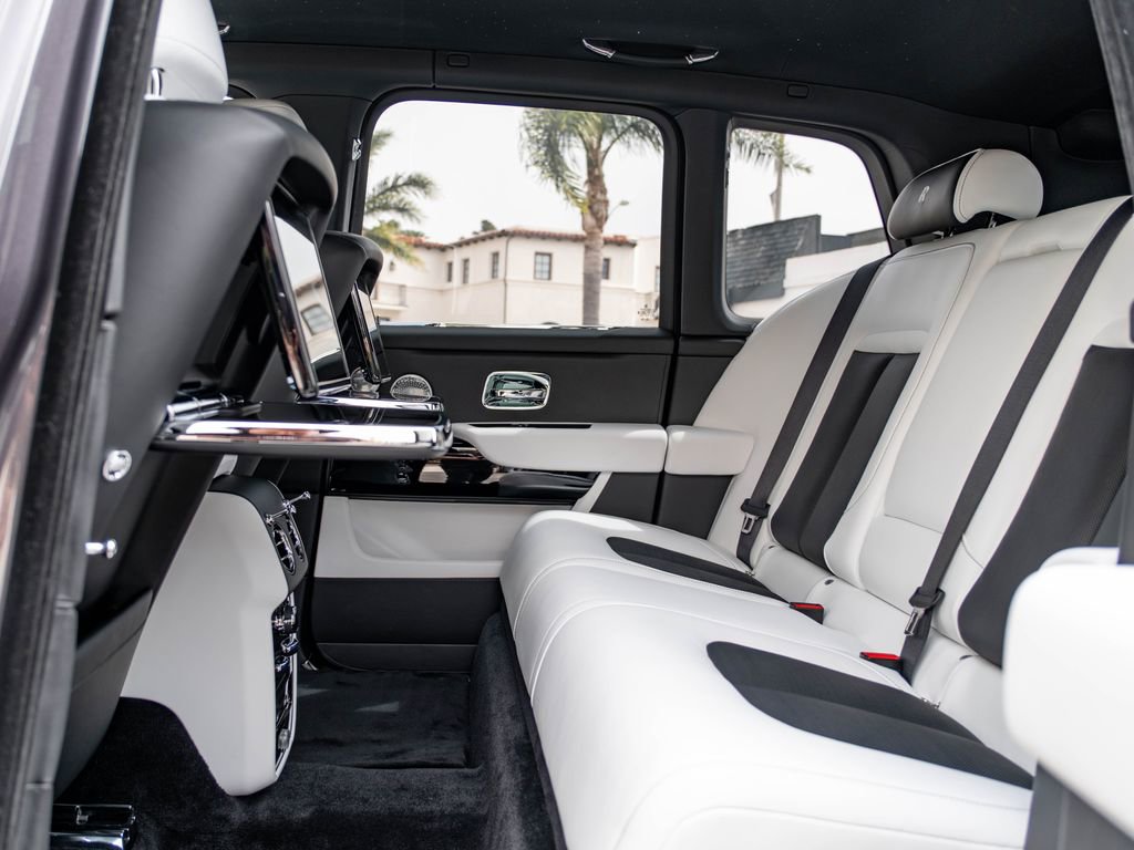 New 2026 Rolls-Royce Cullinan image 28