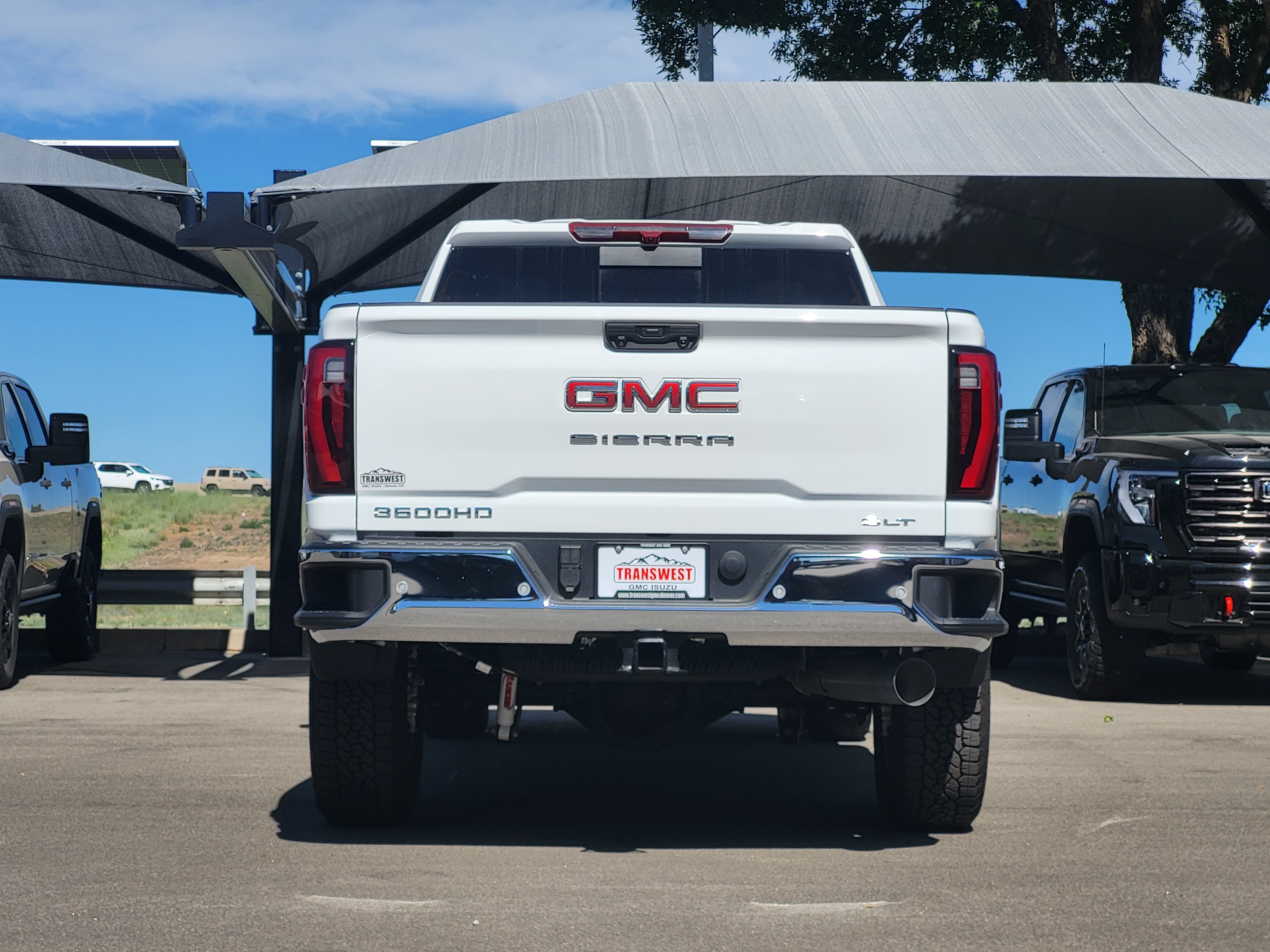 Used 2026 GMC Sierra 3500 SLT w/ SLT Premium Package AWD/4WD image 6