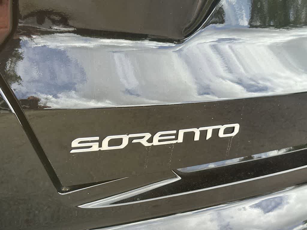 Used 2023 Kia Sorento S image 11