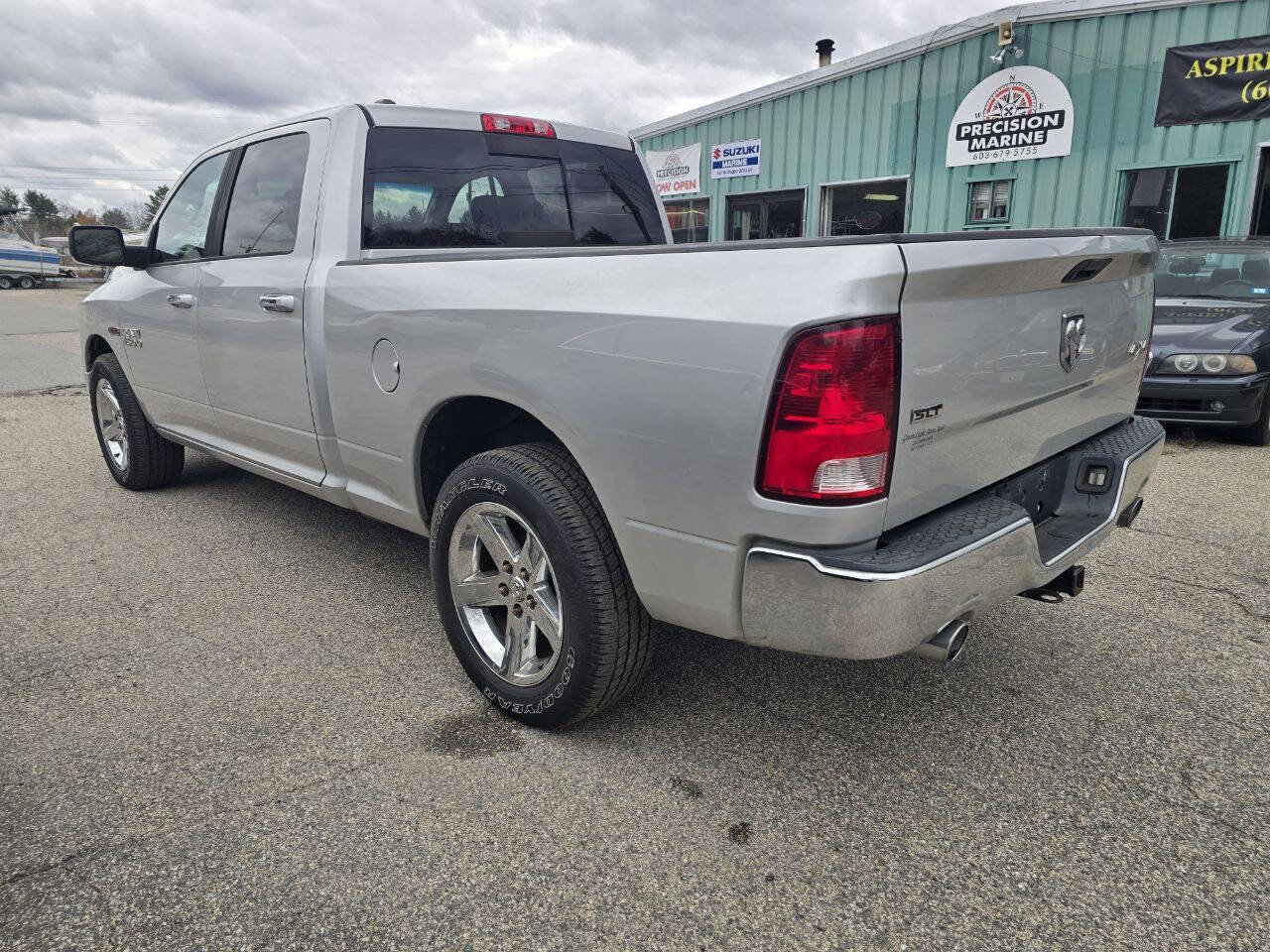 Used 2015 RAM 1500 Classic SLT w/ SLT Plus D￩cor Group image 12