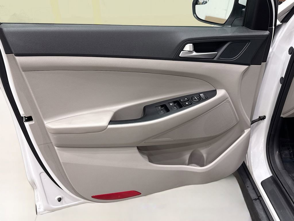 Used 2019 Hyundai Tucson SE image 16