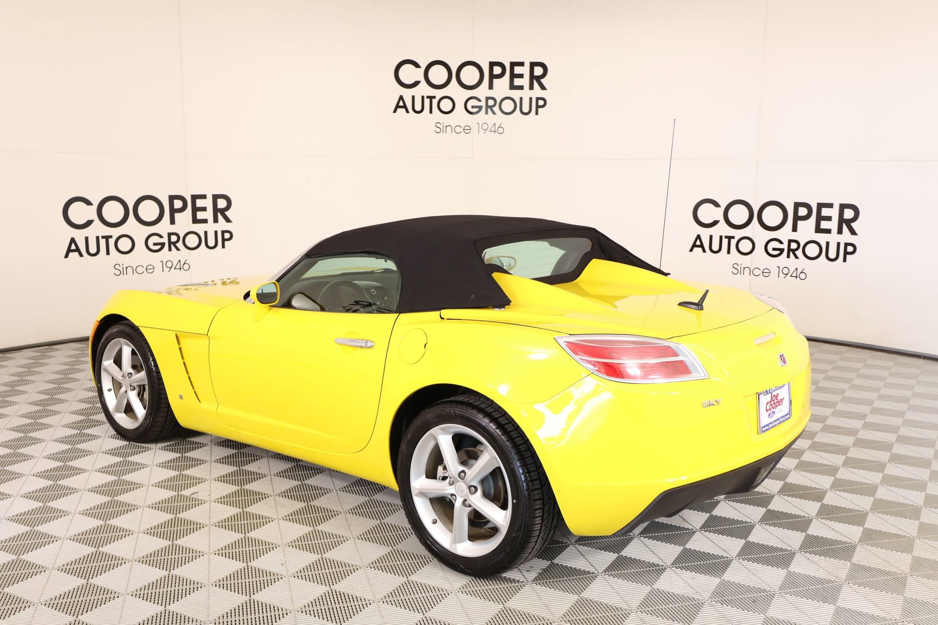 Used 2009 Saturn Sky w/ Premium Trim Package RWD image 18