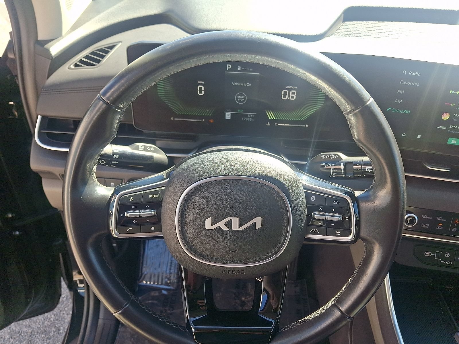 Certified 2025 Kia Carnival EX FWD image 19