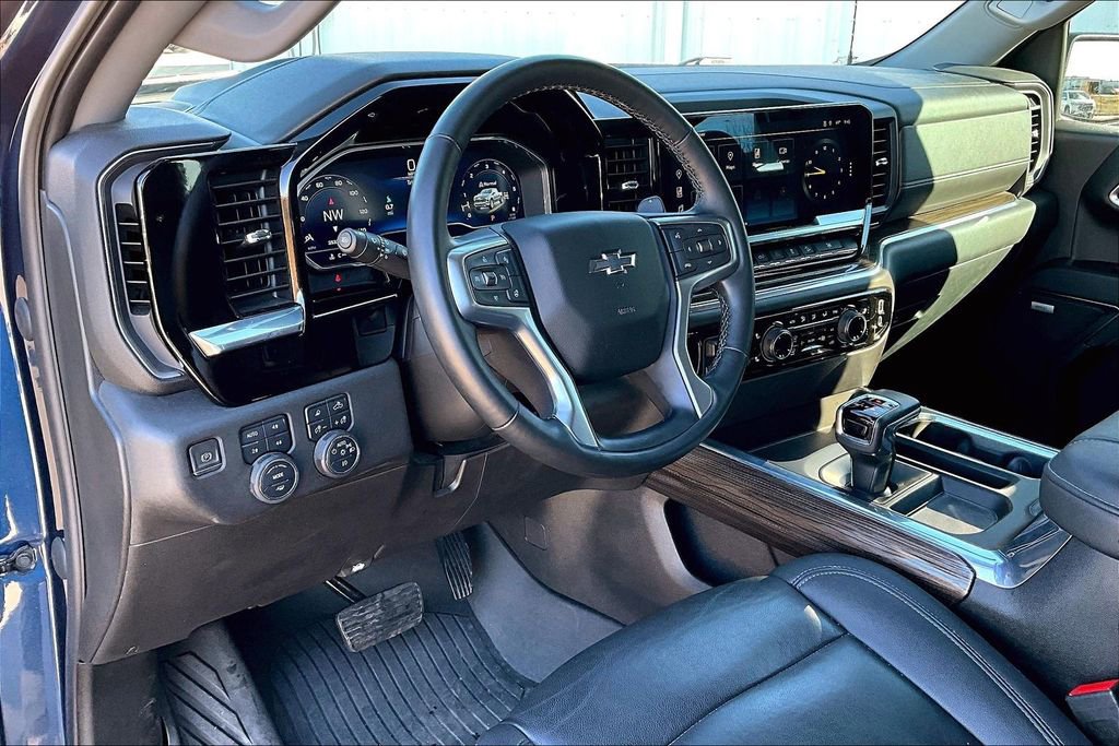 Used 2023 Chevrolet Silverado 1500 RST image 16