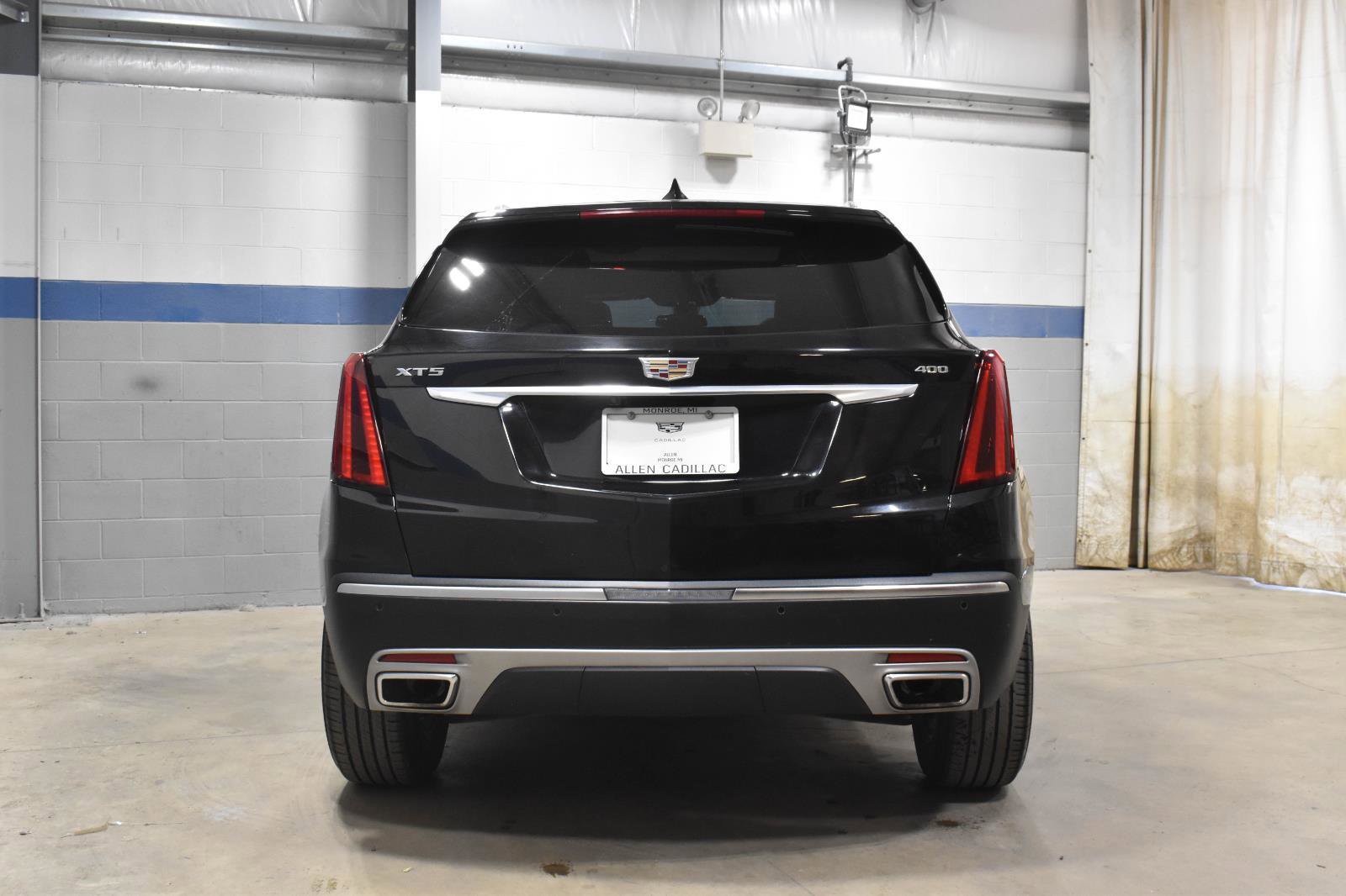 Certified 2023 Cadillac XT5 Premium Luxury w/ LPO, Floor Liner Package FWD image 26