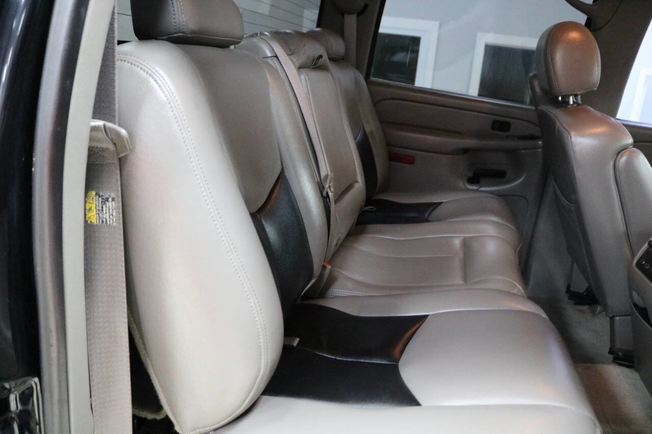 Used 2006 GMC Sierra 2500 SLT w/ Heavy-Duty Power Package image 51