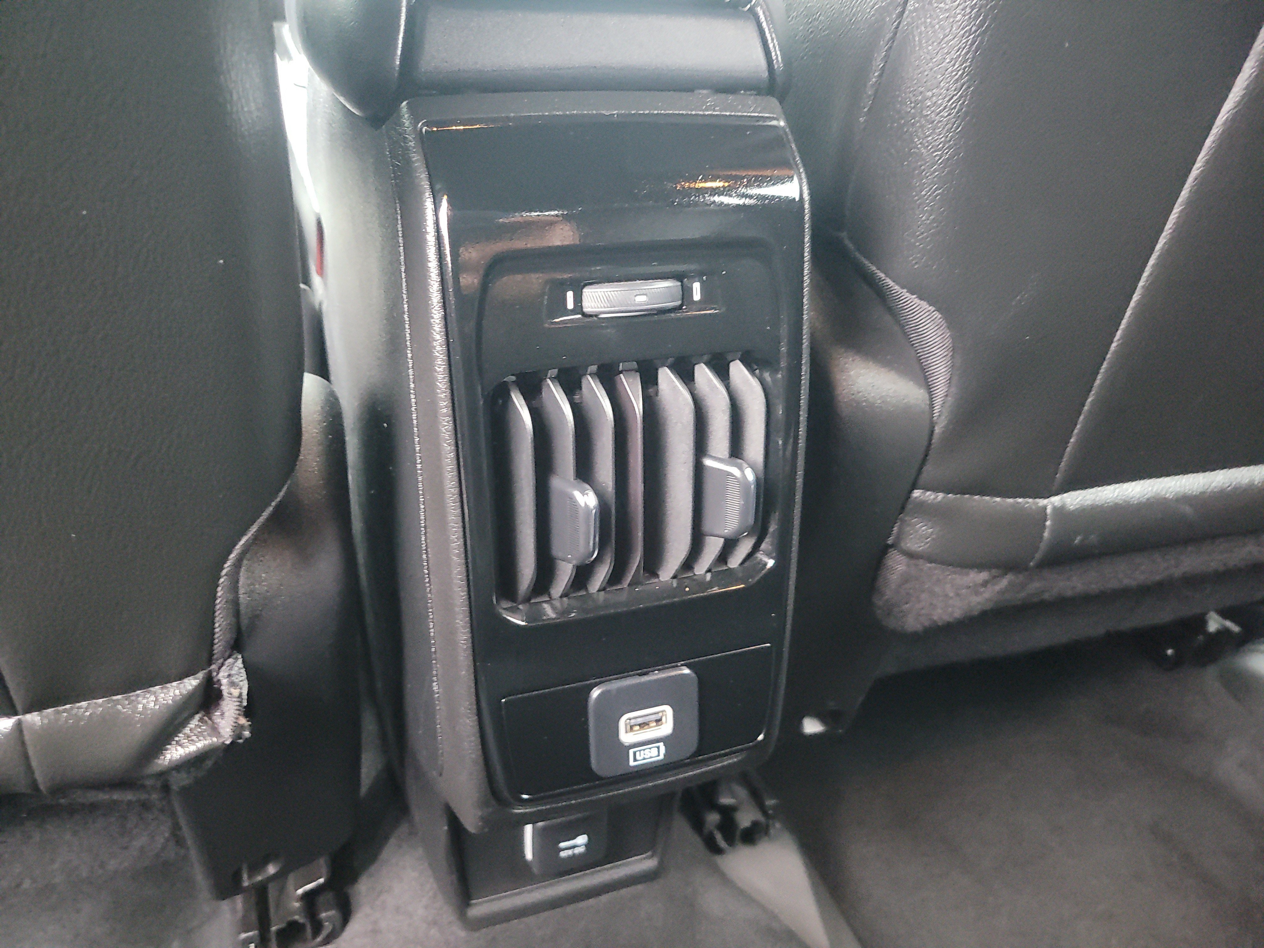 Used 2022 Jeep Compass Latitude FWD image 13