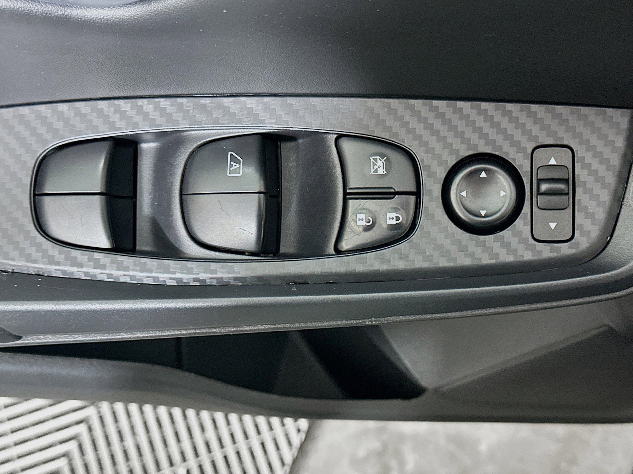 Used 2024 Nissan Sentra SV image 15
