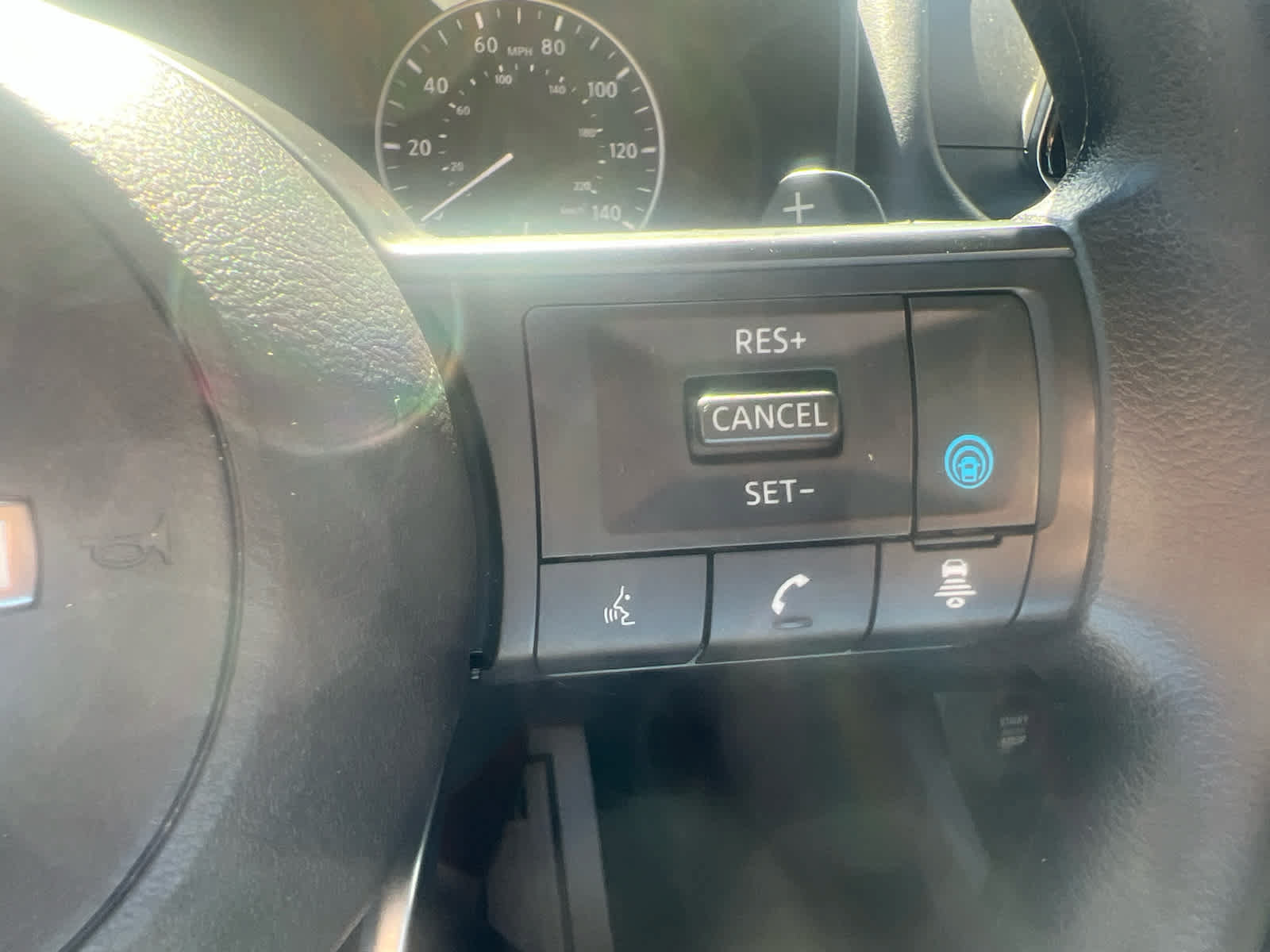 Used 2024 Nissan Rogue SV AWD/4WD image 17