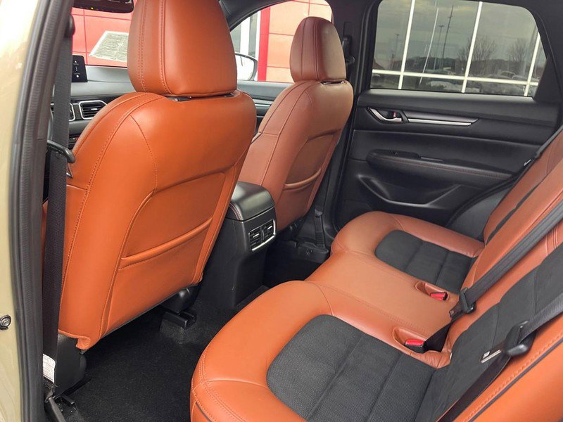 Used 2025 MAZDA CX-5 Carbon Edition image 19