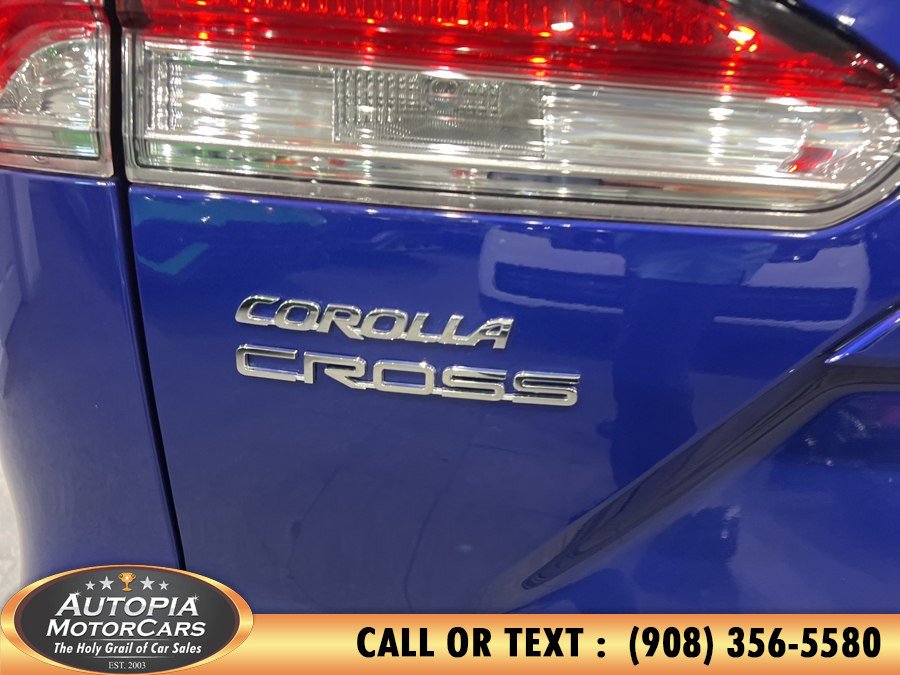 Used 2025 Toyota Corolla Cross LE w/ Moonroof Package FWD image 44