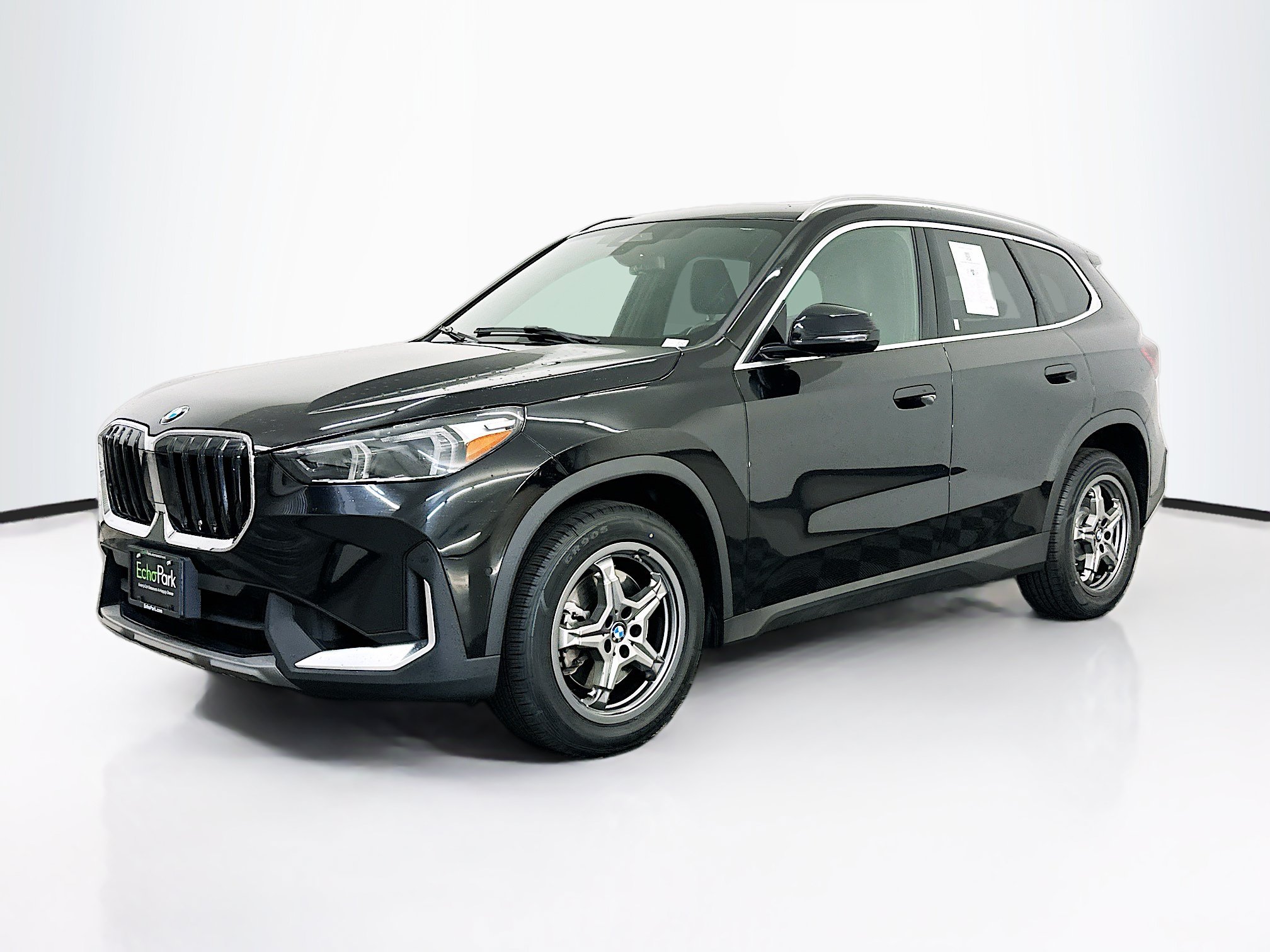 Used 2023 BMW X1 xDrive28i AWD/4WD image 3