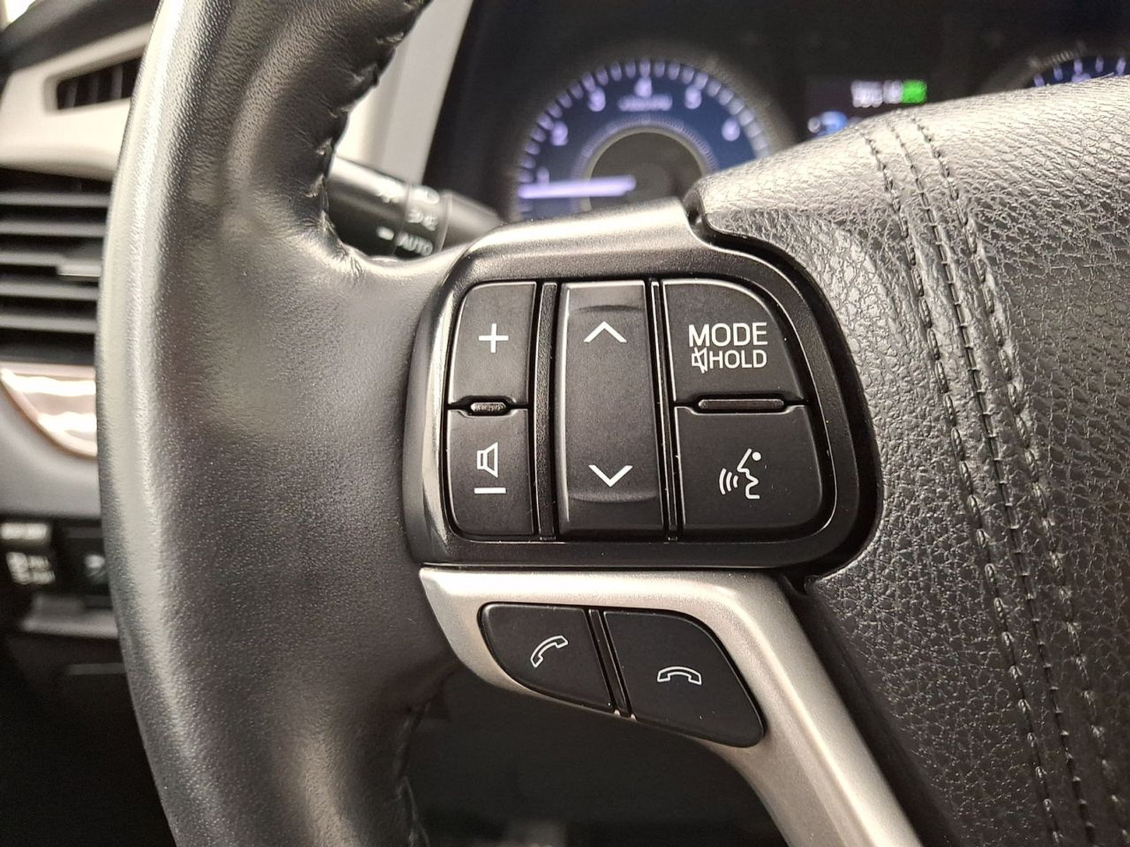 Certified 2019 Toyota Sienna Limited Premium w/ Protection Package AWD/4WD image 21
