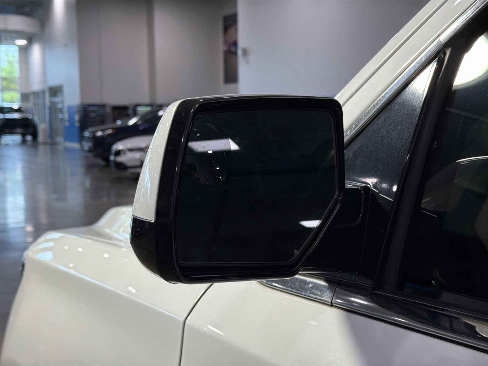 Used 2018 Chevrolet Tahoe LS AWD/4WD image 22