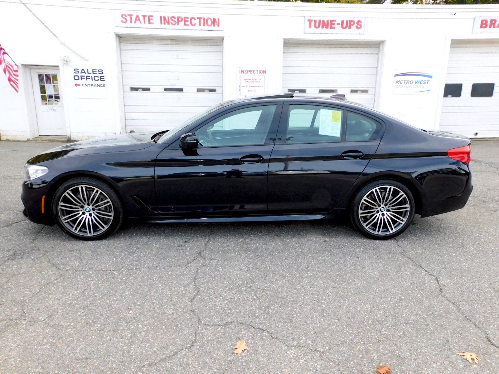 Used 2020 BMW 540i xDrive w/ M Sport Package AWD/4WD image 2
