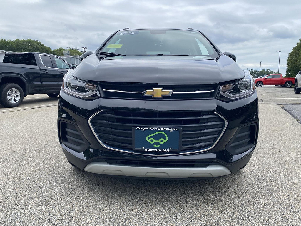 Certified 2022 Chevrolet Trax LT w/ LT Convenience Package AWD/4WD image 2