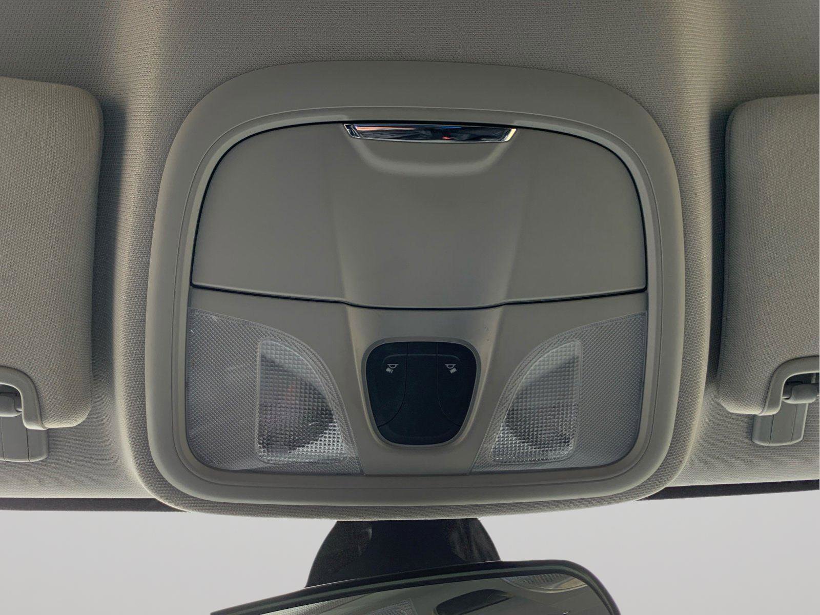 Used 2020 Jeep Cherokee Latitude w/ Cold Weather Group image 26