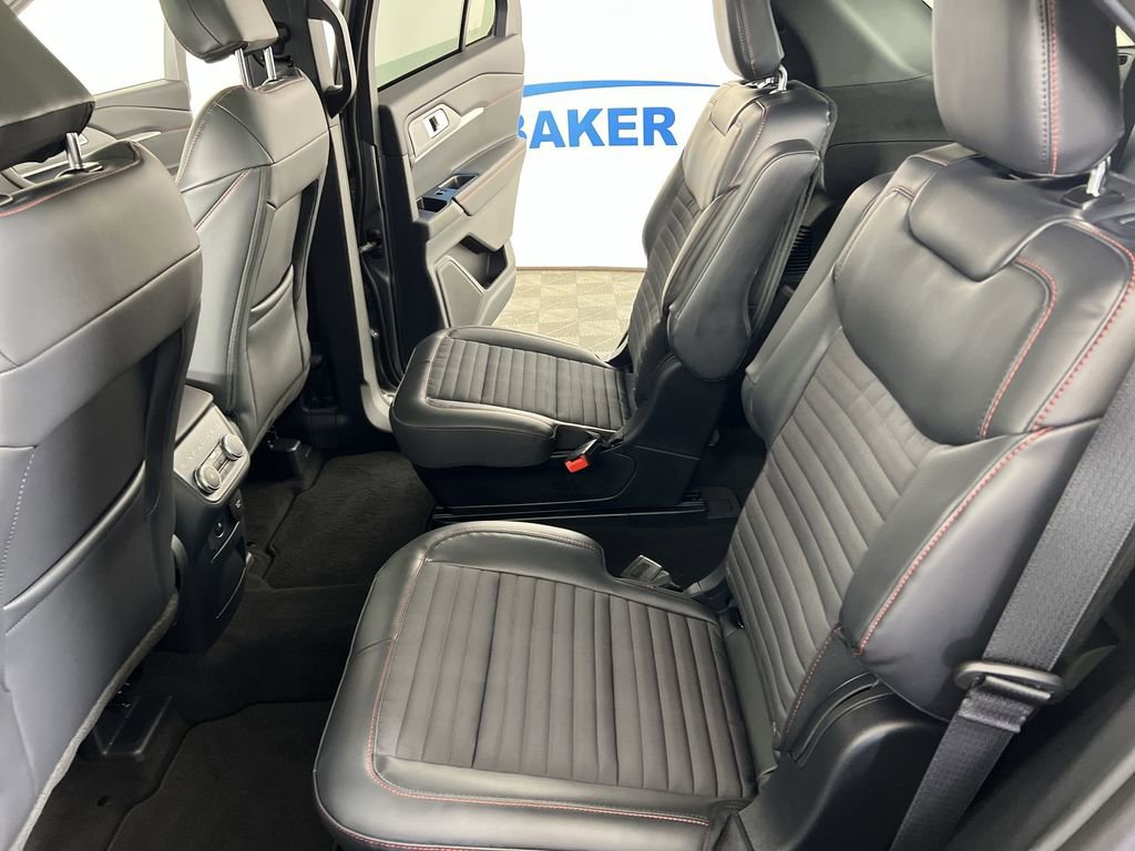 Used 2026 Ford Explorer ST-Line w/ ST-Line Street Pack image 26