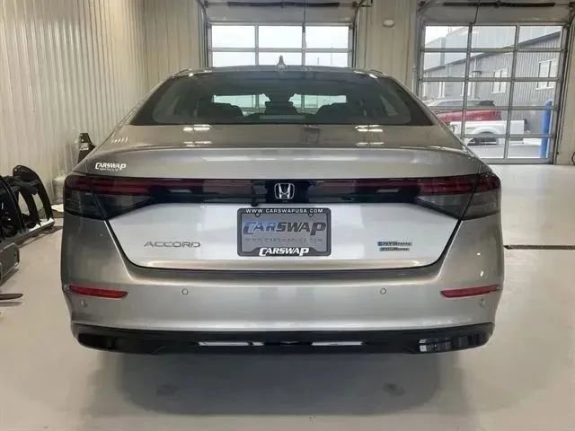 Used 2023 Honda Accord Touring image 4