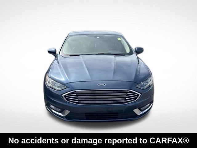 Used 2018 Ford Fusion SE w/ Equipment Group 201A FWD image 2