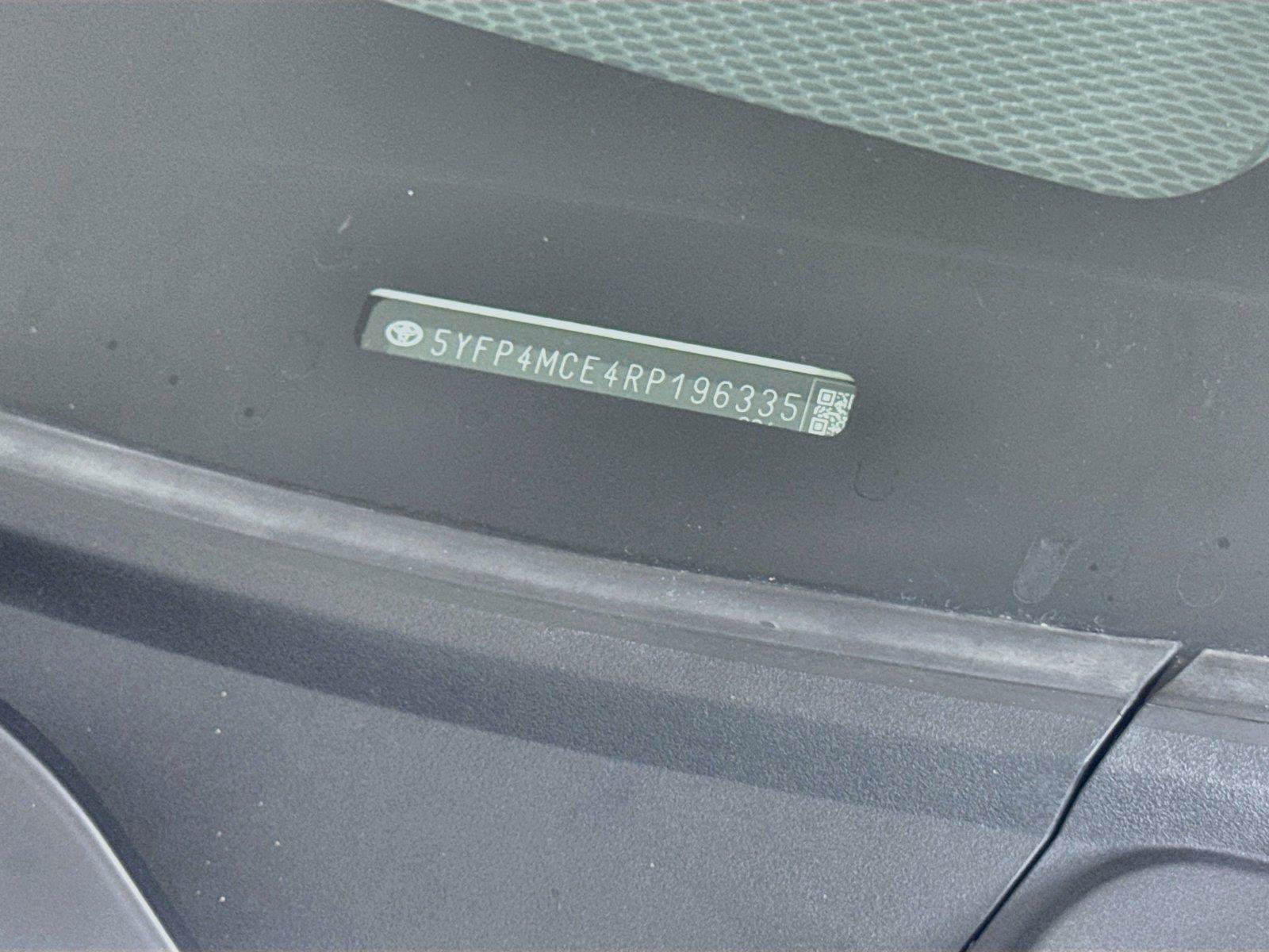 Used 2024 Toyota Corolla SE w/ SE Premium Package FWD image 31