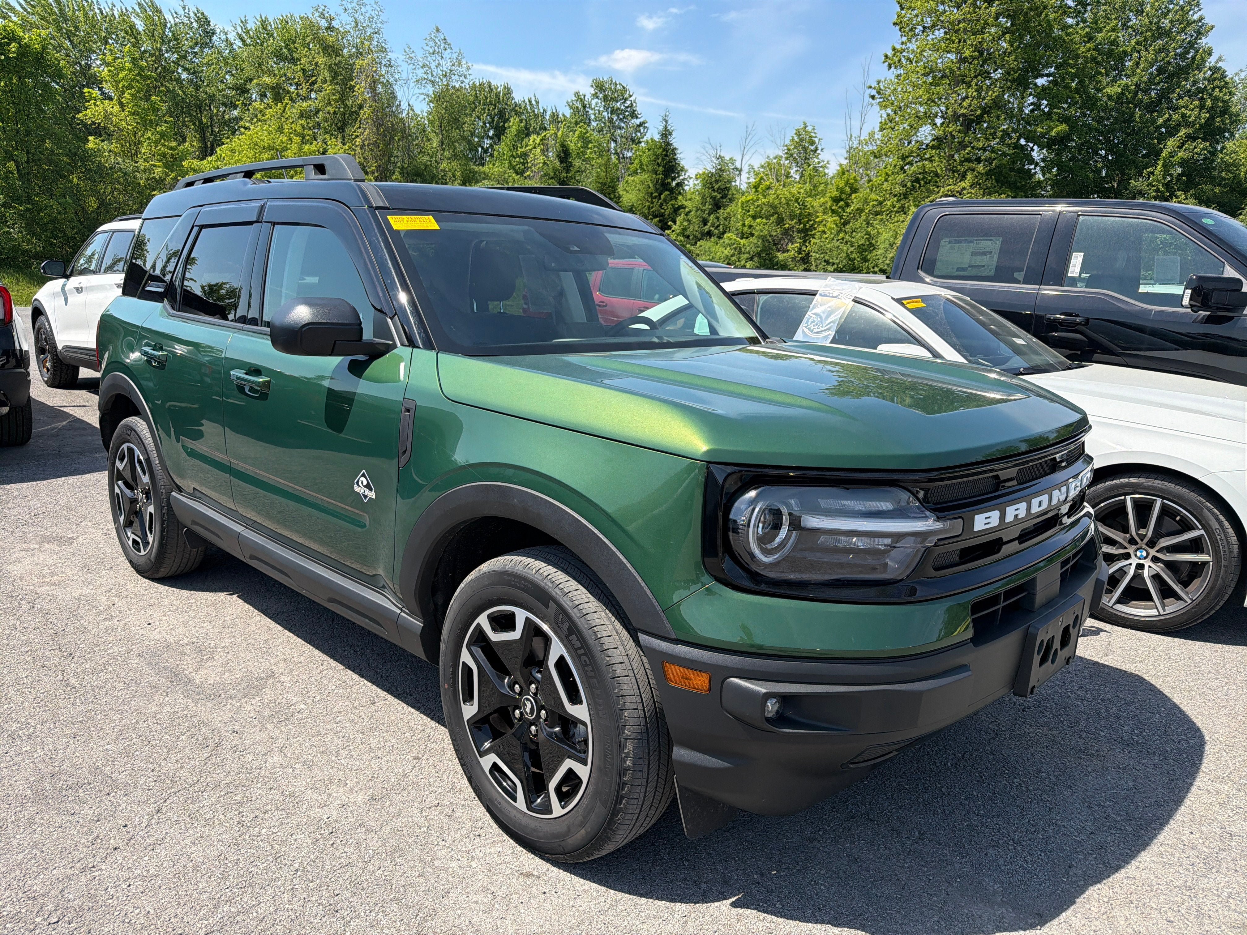 Used 2024 Ford Bronco Sport Outer Banks w/ Tech Package AWD/4WD image 2