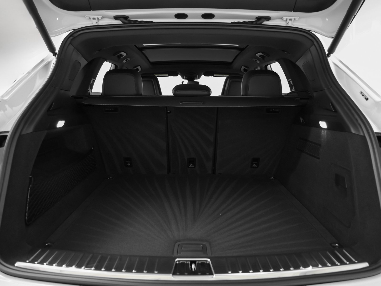 Used 2025 Porsche Cayenne image 16