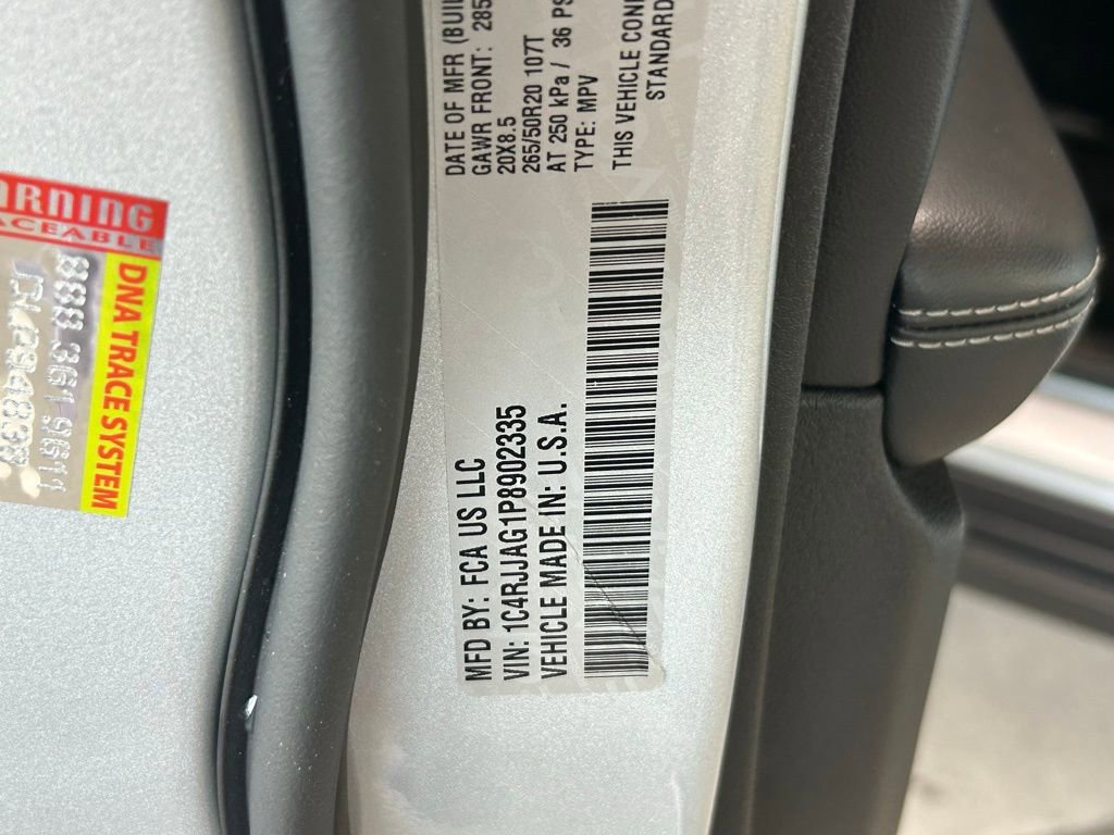 Used 2023 Jeep Grand Cherokee L Laredo image 48