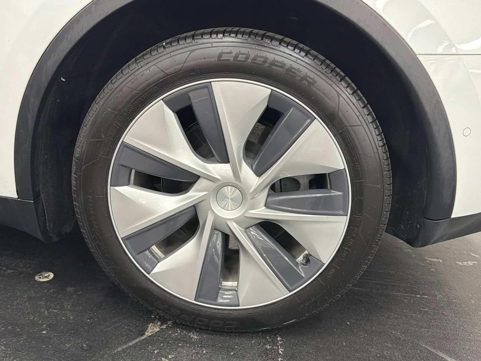 Used 2020 Tesla Model Y Long Range AWD/4WD image 17