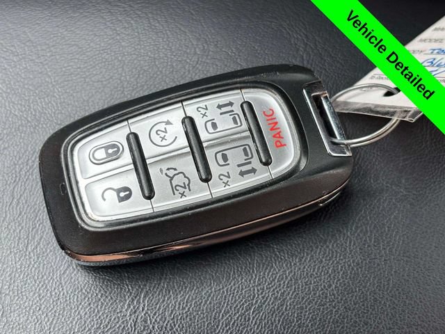 Used 2023 Chrysler Pacifica Touring-L FWD image 21