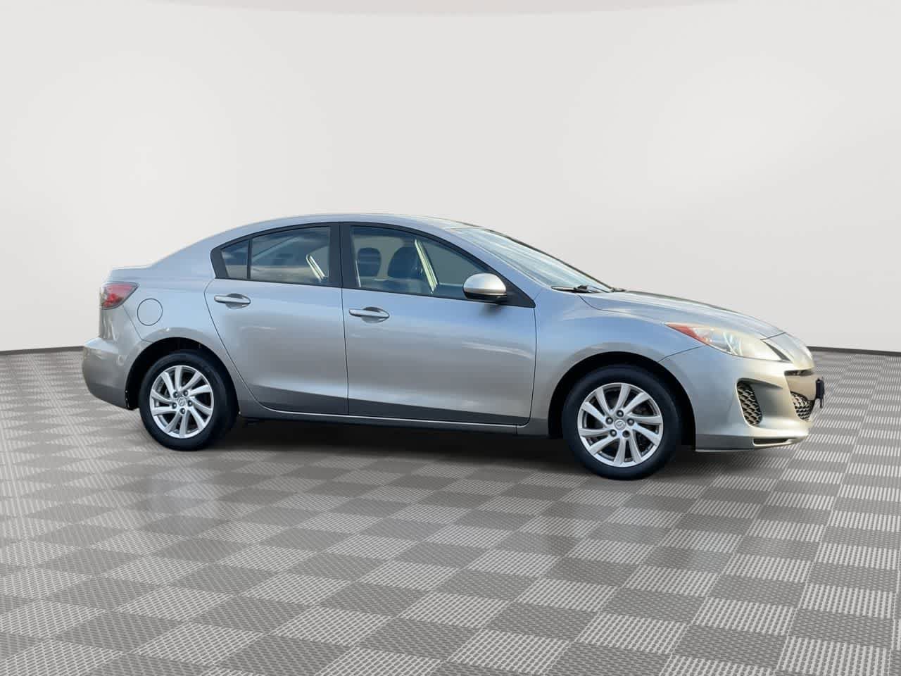 Used 2012 MAZDA MAZDA3 i Touring FWD image 2