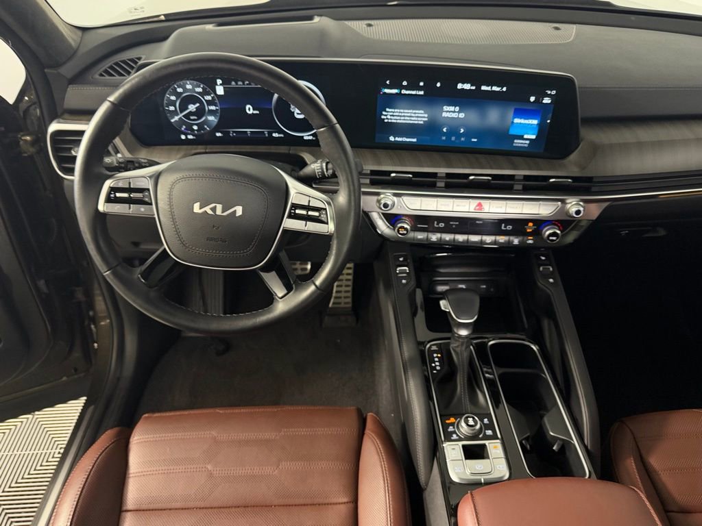 Used 2024 Kia Telluride SX Prestige w/ Towing Package image 13