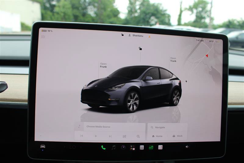 Used 2023 Tesla Model Y Long Range AWD/4WD image 16
