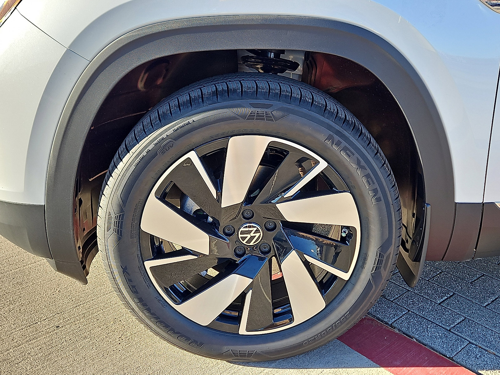 New 2026 Volkswagen Atlas Cross Sport SEL image 6