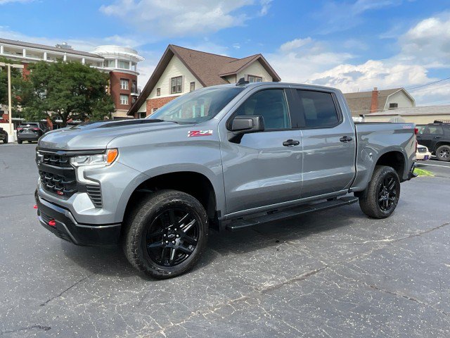 Used 2024 Chevrolet Silverado 1500 LT Trail Boss w/ Protection Package AWD/4WD image 3