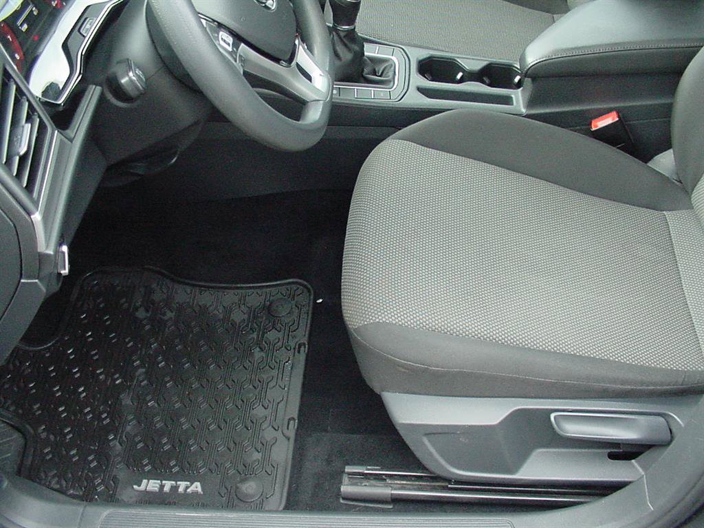 Used 2021 Volkswagen Jetta S w/ Driver Assistance Package image 9