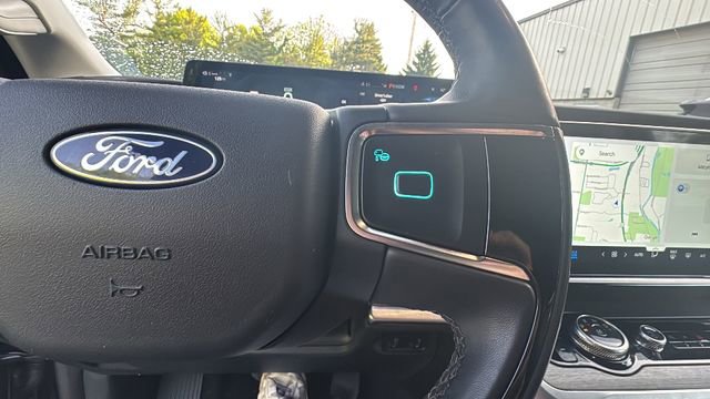 Used 2025 Ford Expedition Platinum AWD/4WD image 19