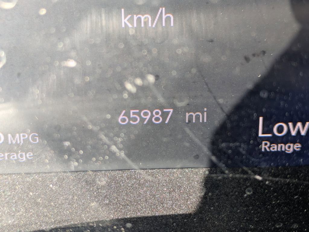 Used 2020 Chrysler Pacifica Touring-L Plus w/ Tire & Wheel Group image 32