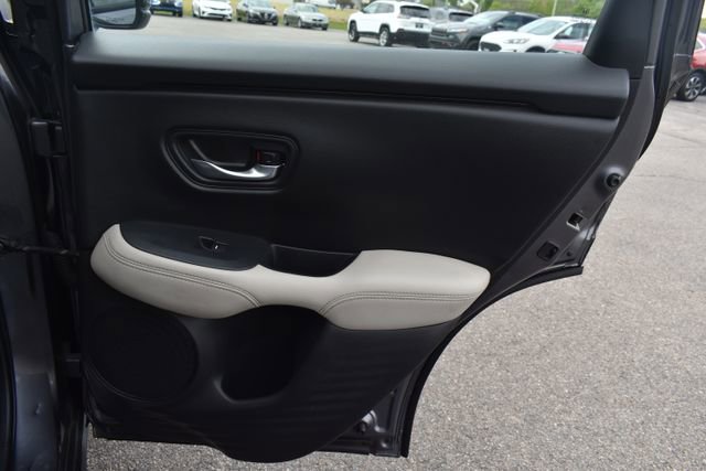 Used 2023 Honda HR-V LX image 36