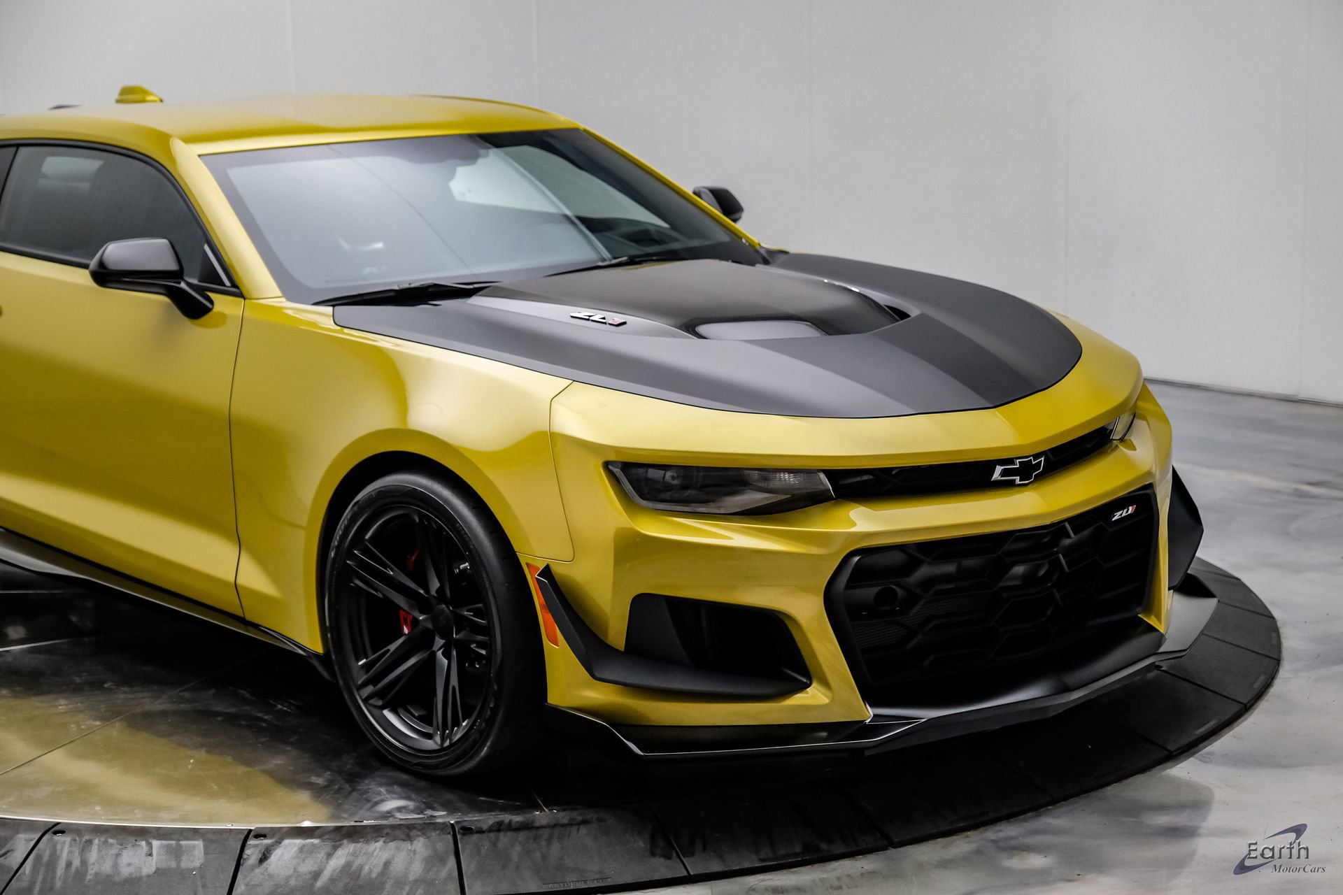 Used 2024 Chevrolet Camaro ZL1 RWD image 33