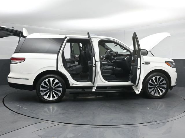 Used 2024 Lincoln Navigator Reserve image 62