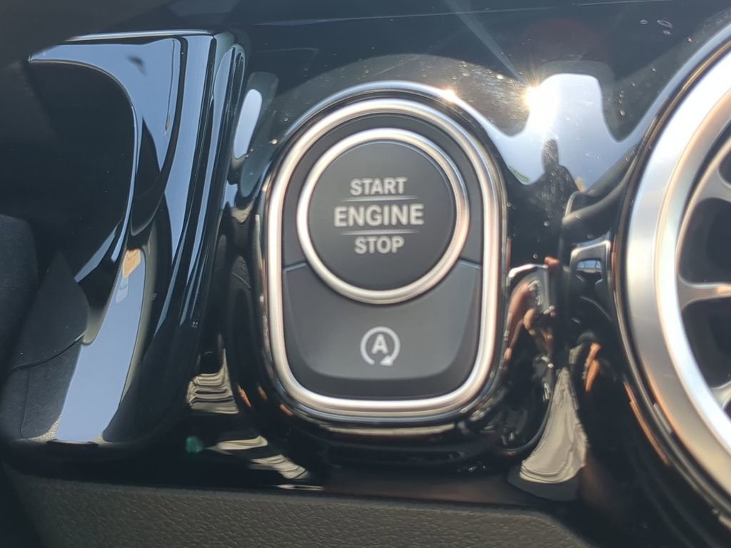 Certified 2025 Mercedes-Benz GLA 35 AMG 4MATIC image 15