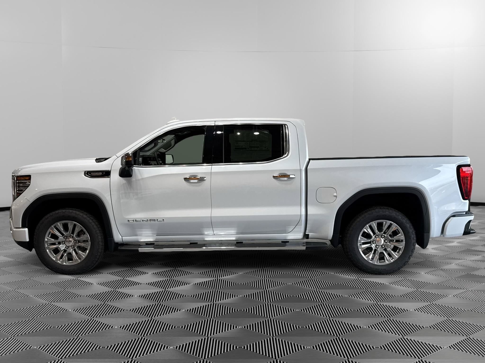 New 2026 GMC Sierra 1500 Denali w/ Technology Package AWD/4WD image 2